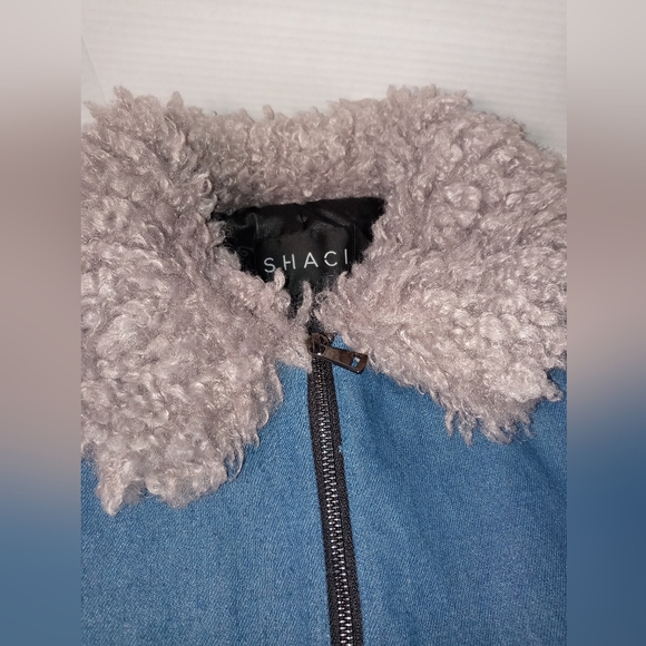 Shaci brand denim and sherpa jacket satin lining. Crop sleeves. Womens size 1x - Picture 2 of 7